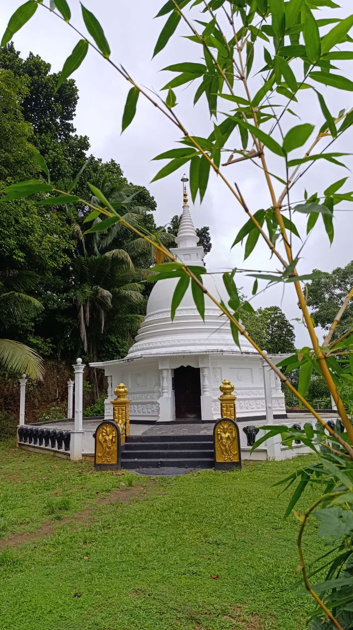 ආංගීරස මහා සෑය - ප්‍රධාන