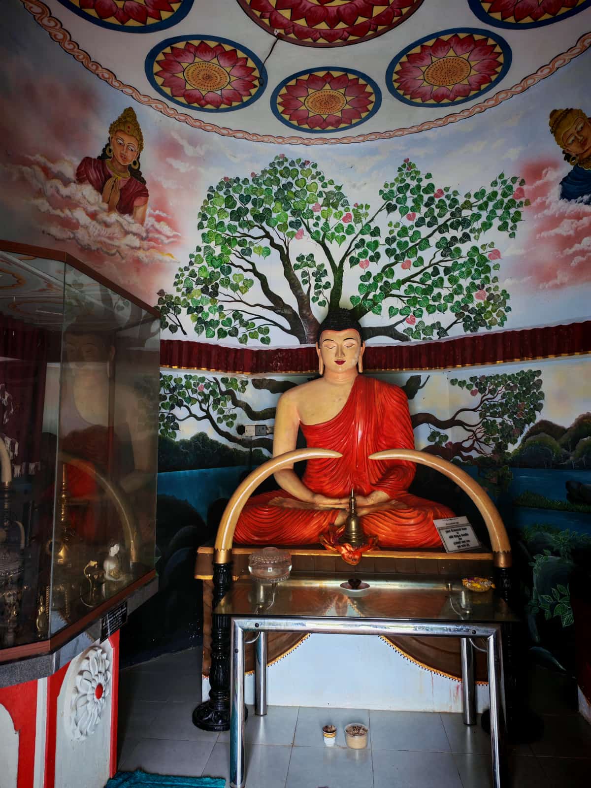 ධාතු මන්දිරය - ප්‍රවේශය