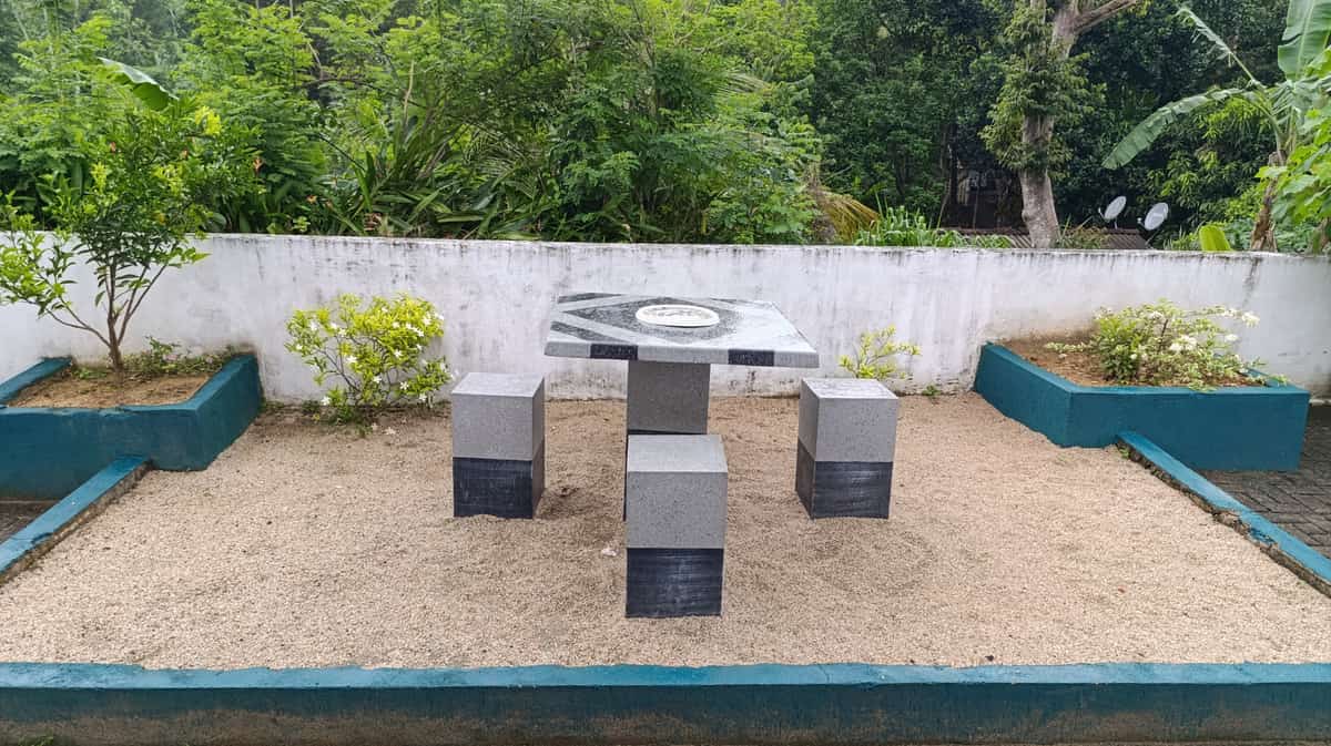 පොහොය දින විශේෂ පූජාවන්